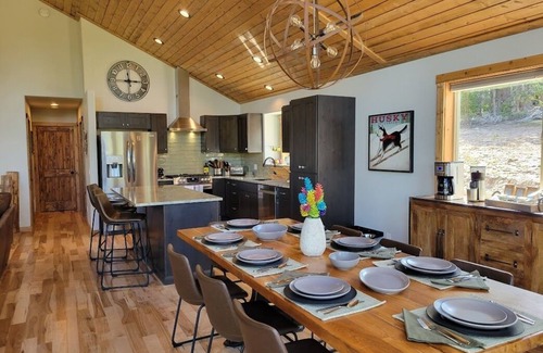 Valley of the Sun Casa | Secluded, dog-friendly mountain getaway with amazing views and huge deck!
