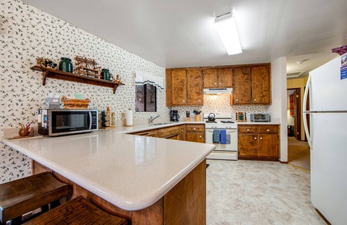 Idyllwild Cabina | Secluded Dog-Friendly Cabin w/Wood Fireplace, Deck, Private W/D, Mtn Views
