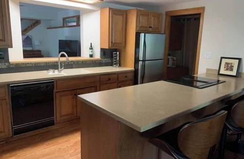 Edmund Casa | Secluded Driftless Area Getaway on 30 Wooded Acres