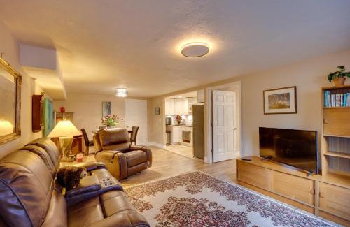 Elizabeth Apartamento | Secluded Elizabeth Apt on 3 Acres Pets Welcome!