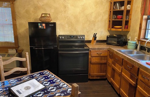 Paluxy Cabina | Secluded Escape with scenic views & hot tub