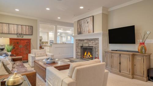 Austerlitz Casa | Secluded Estate w Guest House Private Pond Gym Movie Theater Sunny Pond