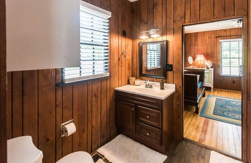 Savannah Cabaña | Secluded & exclusive home near downtown with marsh views & screened porch