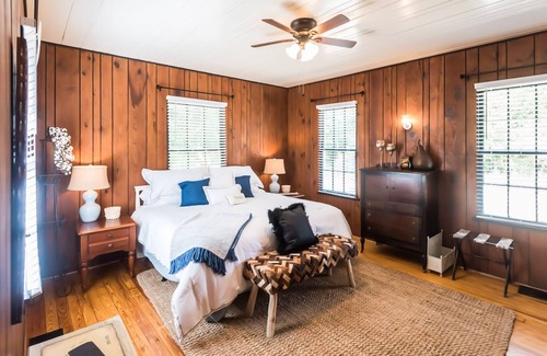Savannah Cabaña | Secluded & exclusive home near downtown with marsh views & screened porch