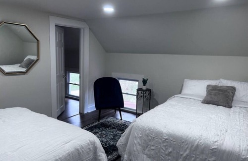 Wisconsin Dells Otro | Secluded farmhouse 10 minutes from the Dells with access to the Wisconsin river.