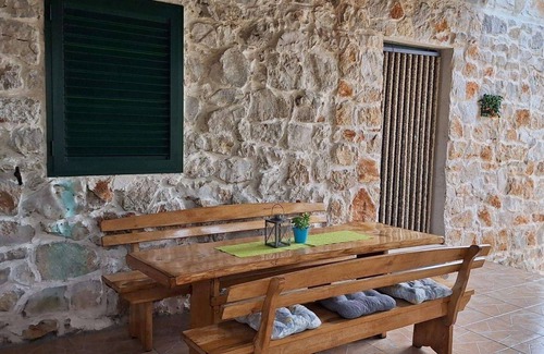 Tkon Casa | Casa de pescador para vacaciones junto al mar Bahía Druce, Pasman (K-23356)