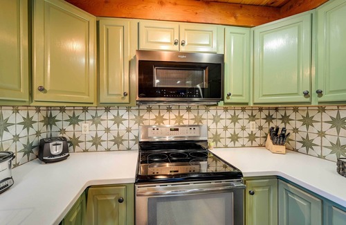 Garden Valley Cabina | Secluded Garden Valley Cabin w/ Deck & Views!