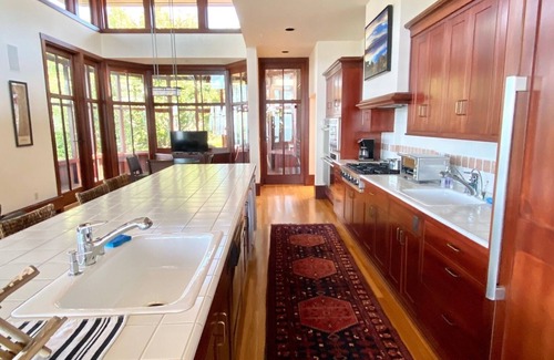 Tiburon Casa | Secluded, gated, single level home on 5 acres with direct open space access