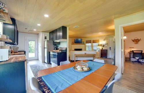 Winnsboro Casa | Secluded Getaway on ~10 Acres in The Piney Woods!