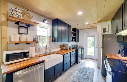 Winnsboro Casa | Secluded Getaway on ~10 Acres in The Piney Woods!