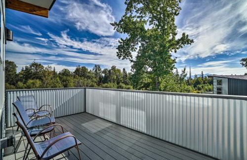 Fritz Creek Casa | Secluded Getaway with Deck, Steps to Fritz Creek!