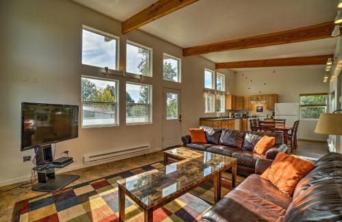 Fritz Creek Casa | Secluded Getaway with Deck, Steps to Fritz Creek!