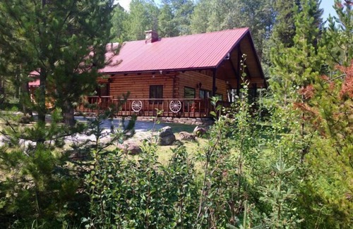 Essex Cabina | Aislado Glacier Meadow Log Home $ 300. 00 - $ 400. 00 por noche