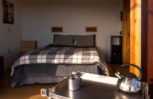 Cantil Cabina | Secluded Glamping Eco-Pod Rental in the Mojave Desert near Ridgecrest, California
