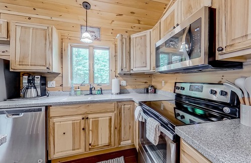 Wevertown Cabaña | Secluded Haven | Guest house in Wevertown with wood stove, deck, W/D