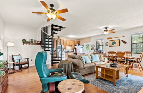 Hawthorne Casa | Secluded Hawthorne Escape w/ Lake Access!