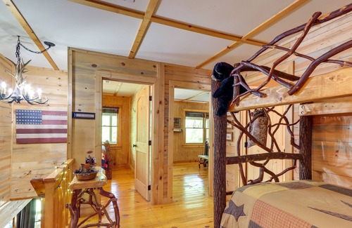 Hiawassee Cabina | Secluded Hiawassee Rental Cabin w/ Creek & Deck!