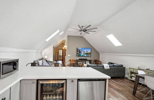 Burt Lake Cabaña | Secluded hideaway in the woods! Renovated, well appointed 1928 cottage