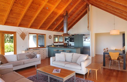 Waiotahi Casa | Casa aislada colina con impresionantes vistas de la playa