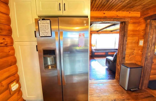 Mount Aetna Cabaña | Secluded Hilltop Cottage- Rekindle the 🔥(Hot Tub)