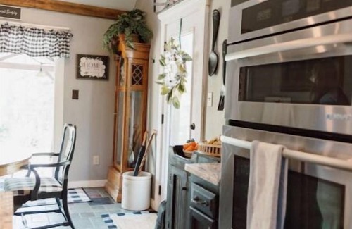 Charlestown Cabina | Secluded Historic Cabin Summer Camp Style Retreat!