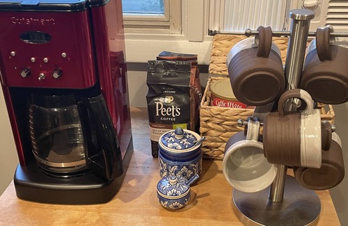 Ann Arbor Casa | Secluded home-away-from-home with cook's kitchen, serving Ann Arbor & Ypsilanti