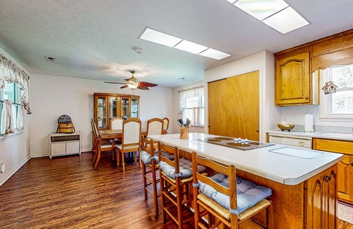 Otto Casa | Secluded home on 13 acres with jetted tub, screened porch & wildlife sightings