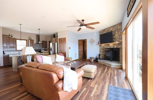 Brevard Casa | Secluded home on top of Rich Mtn w/ long range million dollar view, Brevard NC.