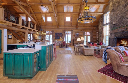 Gallatin Gateway Casa | Secluded home w/exceptional views, hot tub, game room, close to Big Sky Resort - Special K Lodge