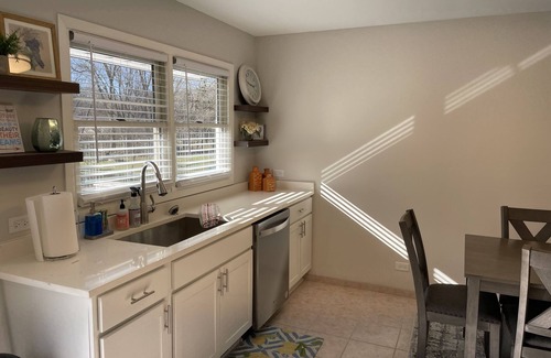 Libertyville Casa | Secluded Home W/ Large Deck for Family Gatherings
