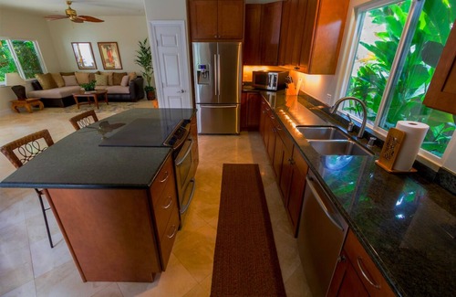Kailua Casa | Casa aislada con piscina en una comunidad cerrada, a pasos de la hermosa playa de Kailua