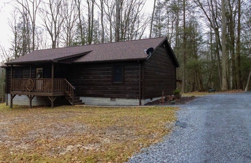 Mt Lookout Casa | Secluded-Hot Tub-Fire Pit-Fiber internet-Near the Gorge & Parks-Pet Friendly