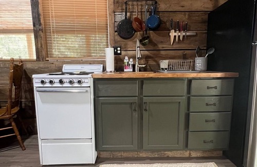 Osceola Cabina | Secluded Hunting & Fishing cabin in the Woods - Osceola, MO