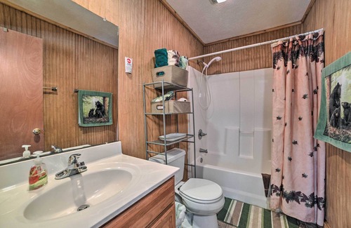 Indian River Cabina | Secluded Indian River Retreat w/ Fire Pit!