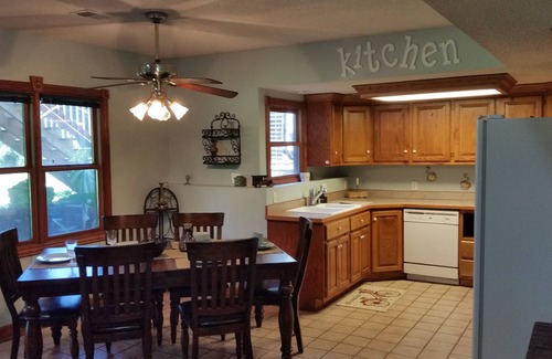 Harrisonville Cama Y Desayuno | SECLUDADO, CON 2 HABITACIONES