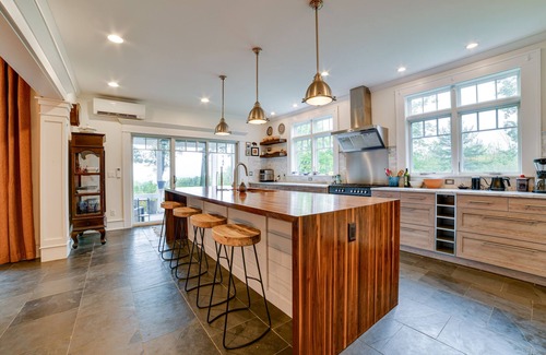 Ithaca Casa | Secluded Ithaca Home w/ Hot Tub ~ 5 Mi to Cornell!