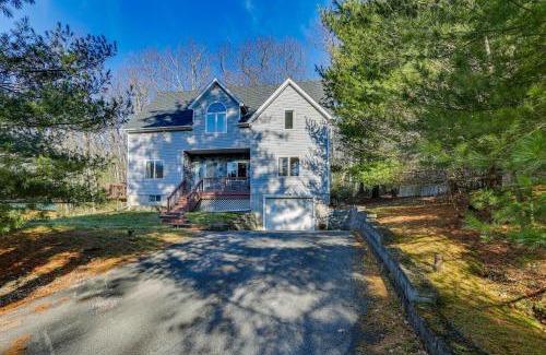 Kerhonkson Casa | Secluded Kerhonkson Retreat with Deck and Views!