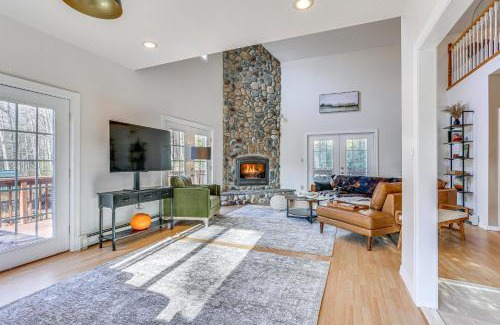 Kerhonkson Casa | Secluded Kerhonkson Retreat with Deck and Views!