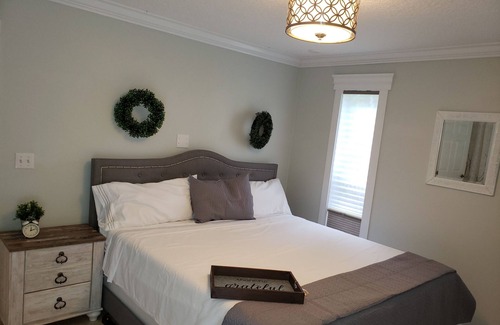 Jupiter Casa | Aislado King and Queen Open Concept Guest house