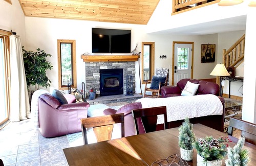 Nekoosa Casa | Secluded Lake Cabin, SAND VALLEY, Game Rm, HOT TUB