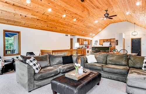 Nekoosa Casa | Secluded lake retreat with game room; near beach, boat rental, dining, and golf