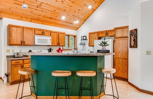 Nekoosa Casa | Secluded lake retreat with game room; near beach, boat rental, dining, and golf