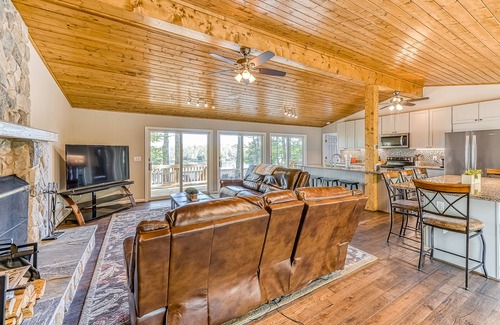 Mineral Casa | Secluded Lakefront Gem W/ Free WiFi, Two-Level Deck, Private Dock & Great Views