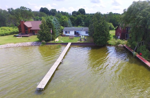 Arcadia Casa | Secluded Lakefront home, Hiking nearby, Wifi, TV, Paddle Boards, Fire pit, Grill