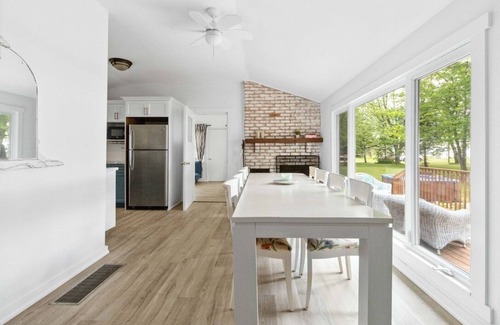 Lowbanks Cabaña | Secluded Lakeview w/ Hot Tub & Volleyball