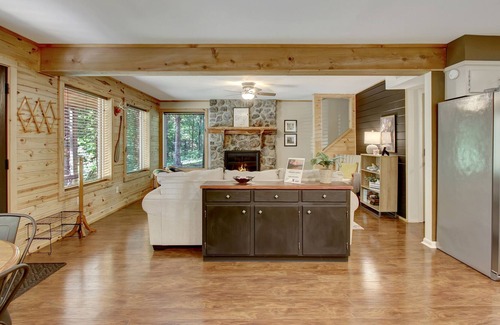 Bonnerdale Casa | Secluded Lodge 5 minutes from Lake Ouachita