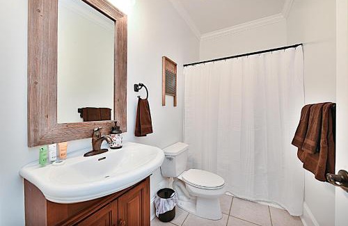 Willard Casa | Secluded Lodge 8acres Hot Tub, Pingpong pedalboat!