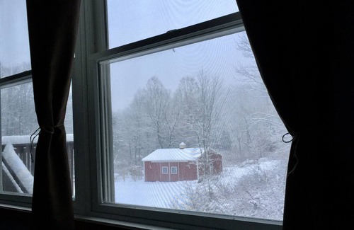 Mehoopany Cabina | Secluded Lodge: Rural Retreat with Spa