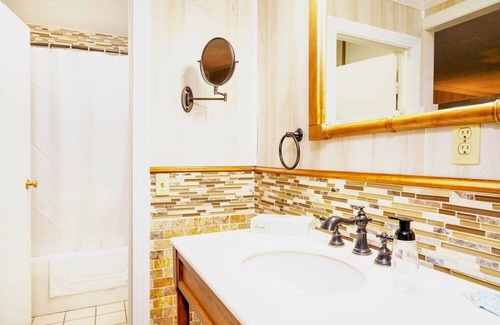 Elkins Cabina | Secluded Lodge w/ grill + Free Coffee and Tea
