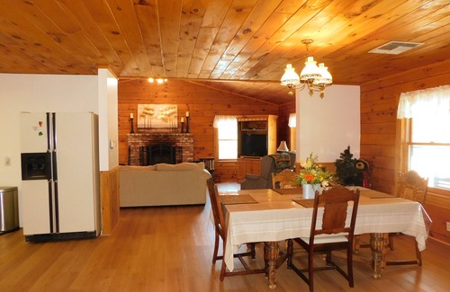 Posey Casa | Secluded log home on horse ranch in Sequoia National Forest, Posey, CA